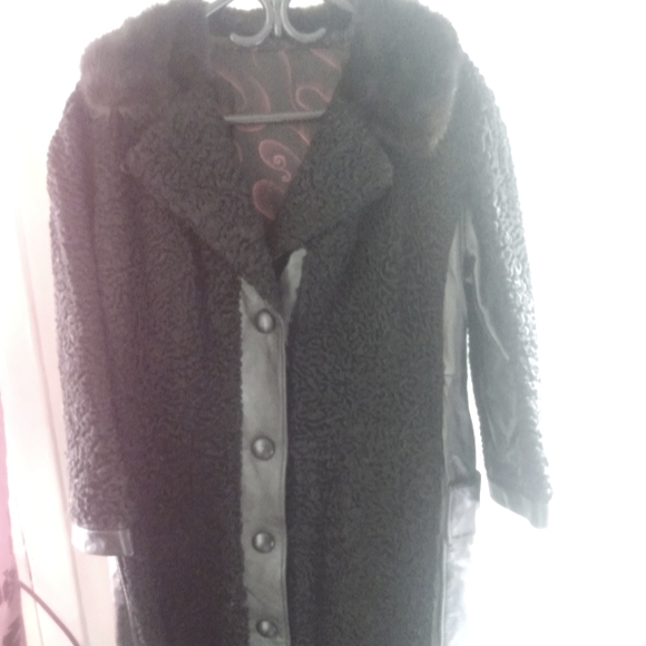Genuine 0ersian Lamb/Sheep real fur coat,Leather, curly black fur, buttoned - Picture 1 of 6